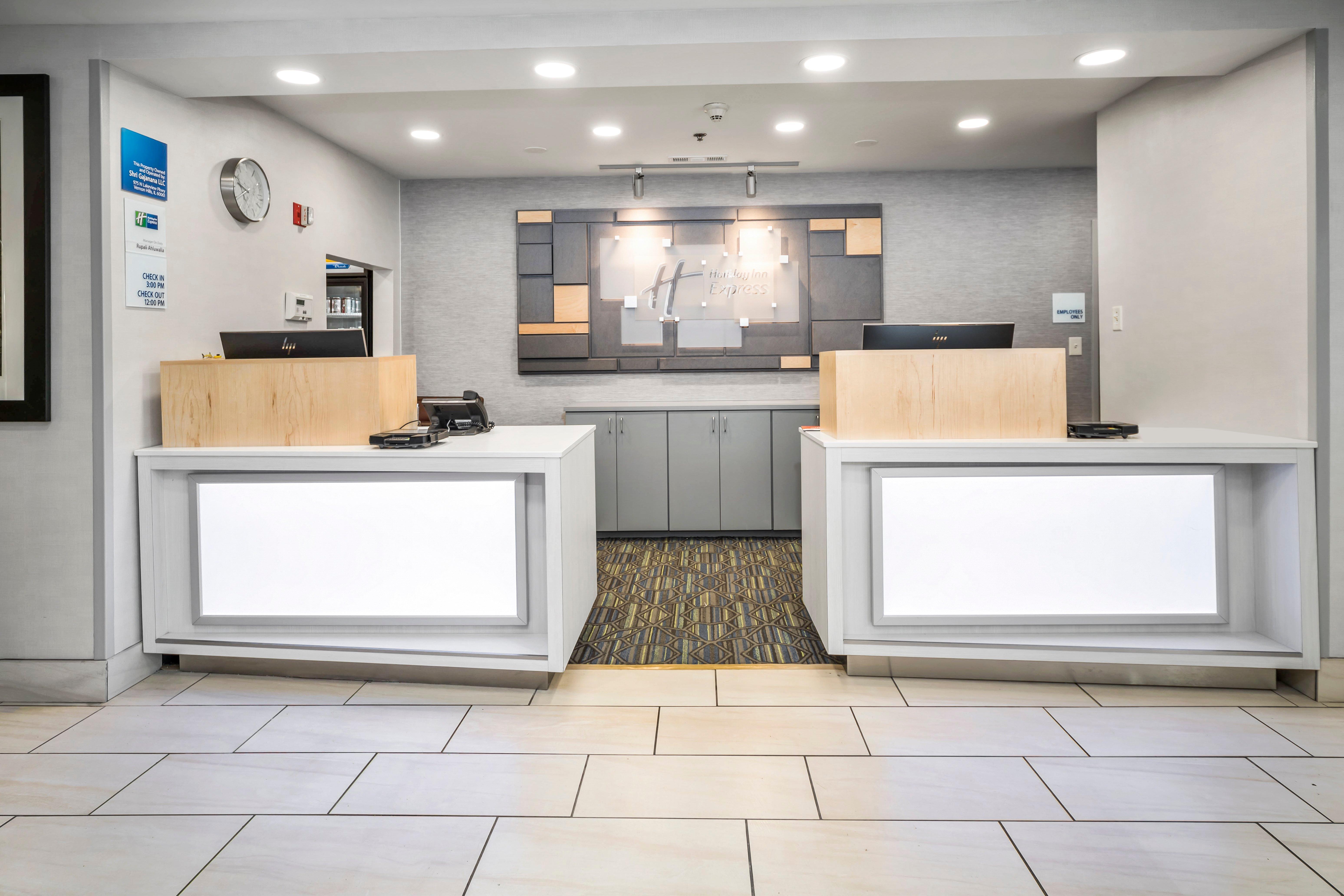 Holiday Inn Express Chicago Northwest-Vernon Hills By Ihg מראה חיצוני תמונה