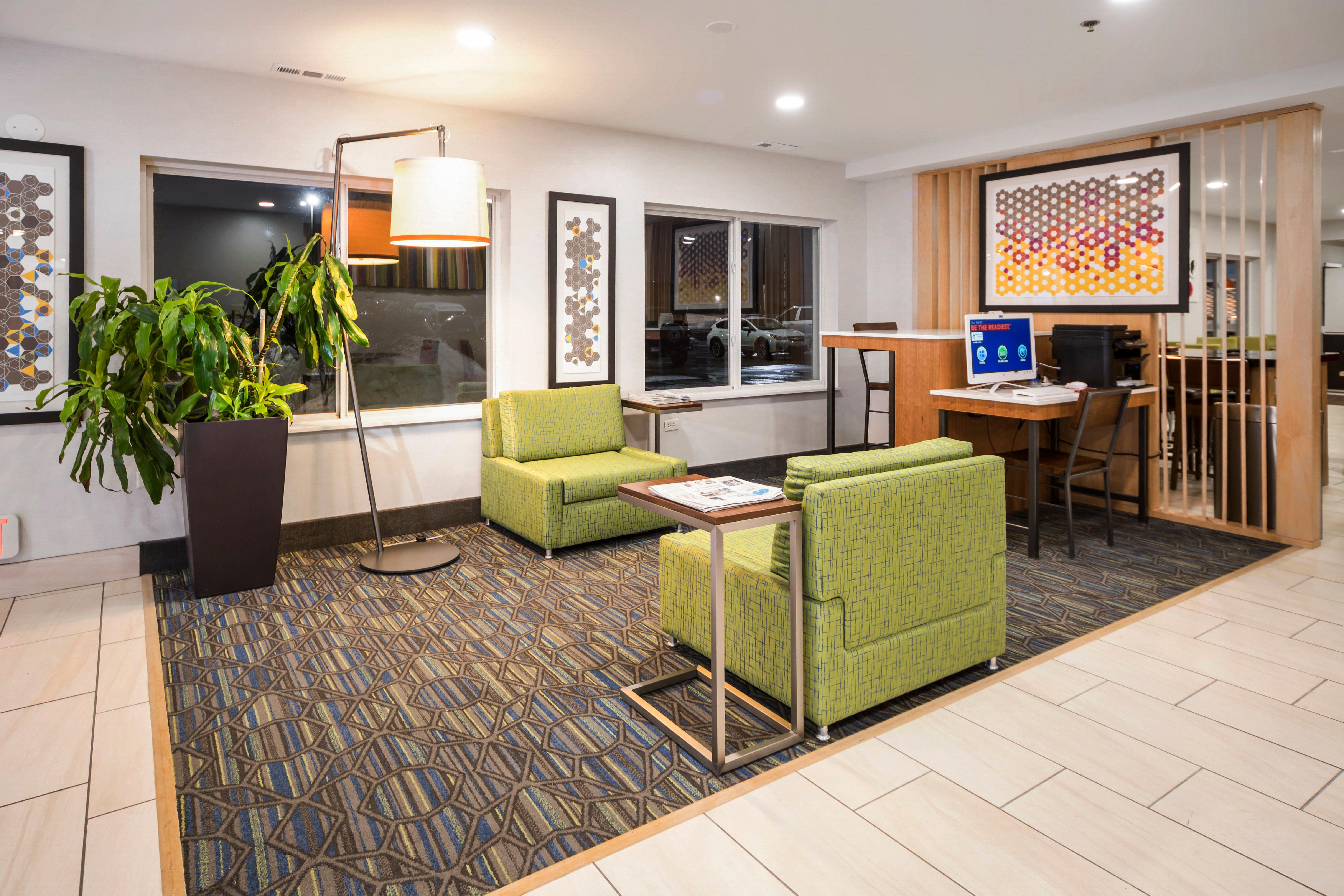 Holiday Inn Express Chicago Northwest-Vernon Hills By Ihg מראה חיצוני תמונה