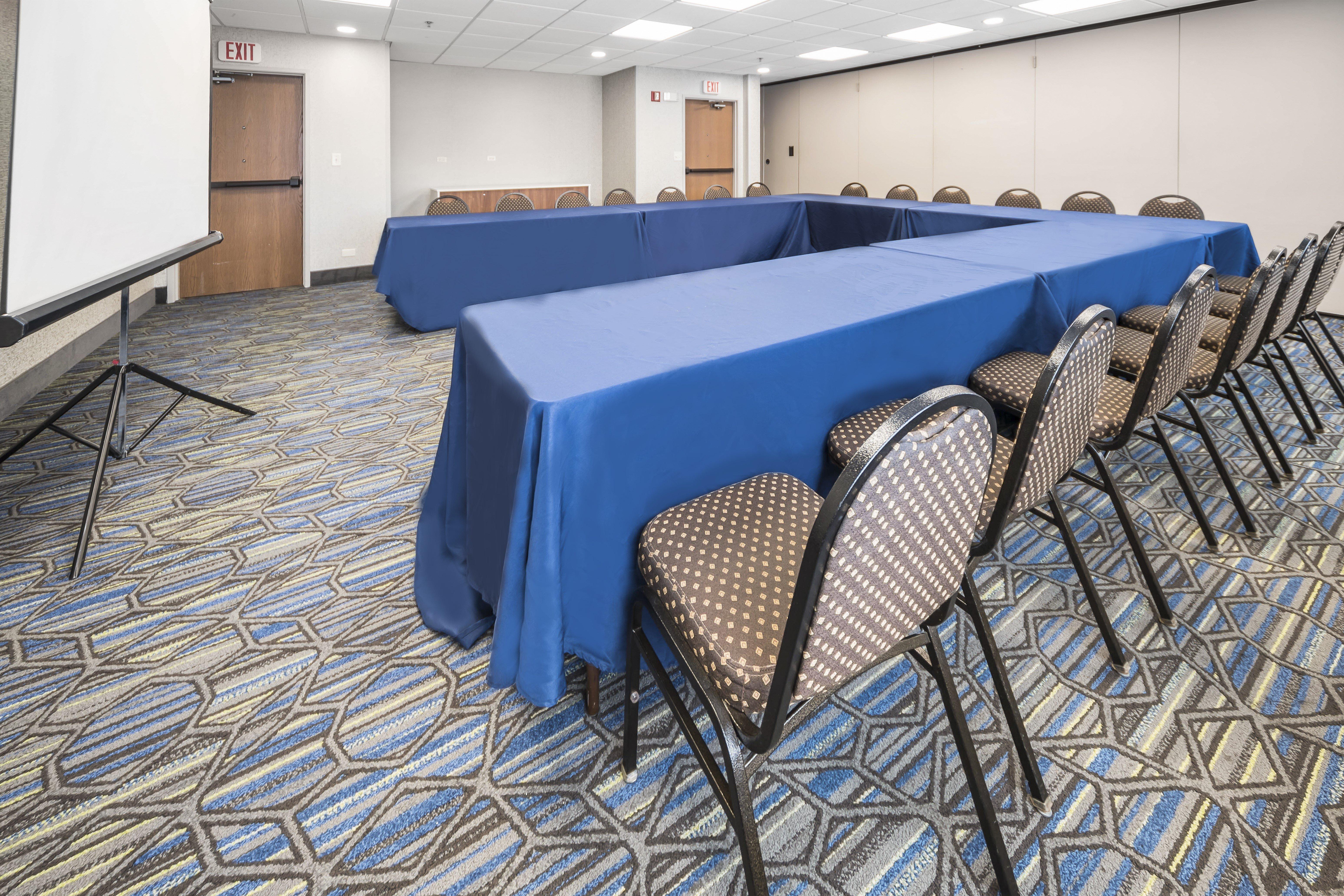 Holiday Inn Express Chicago Northwest-Vernon Hills By Ihg מראה חיצוני תמונה