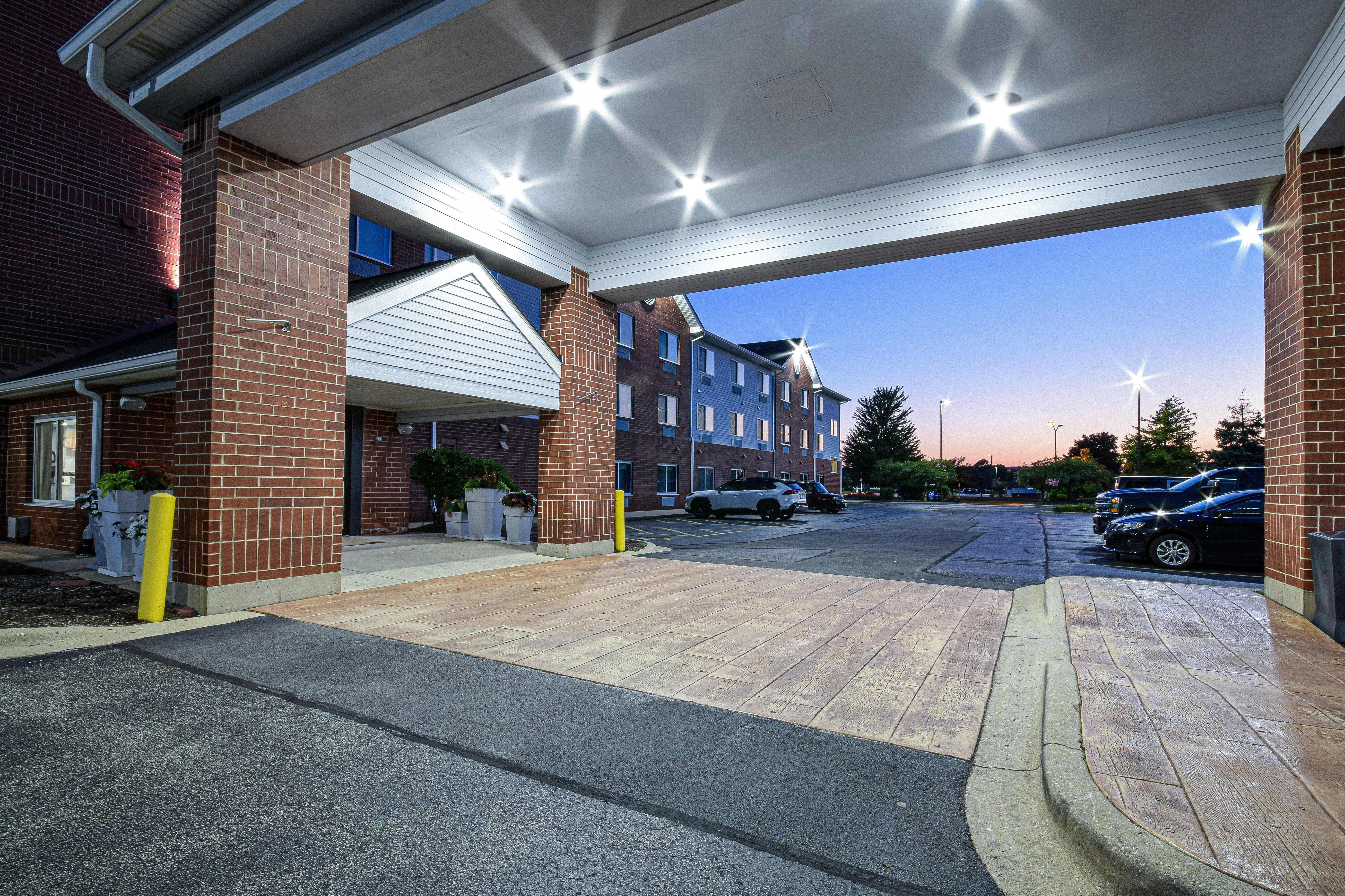 Holiday Inn Express Chicago Northwest-Vernon Hills By Ihg מראה חיצוני תמונה