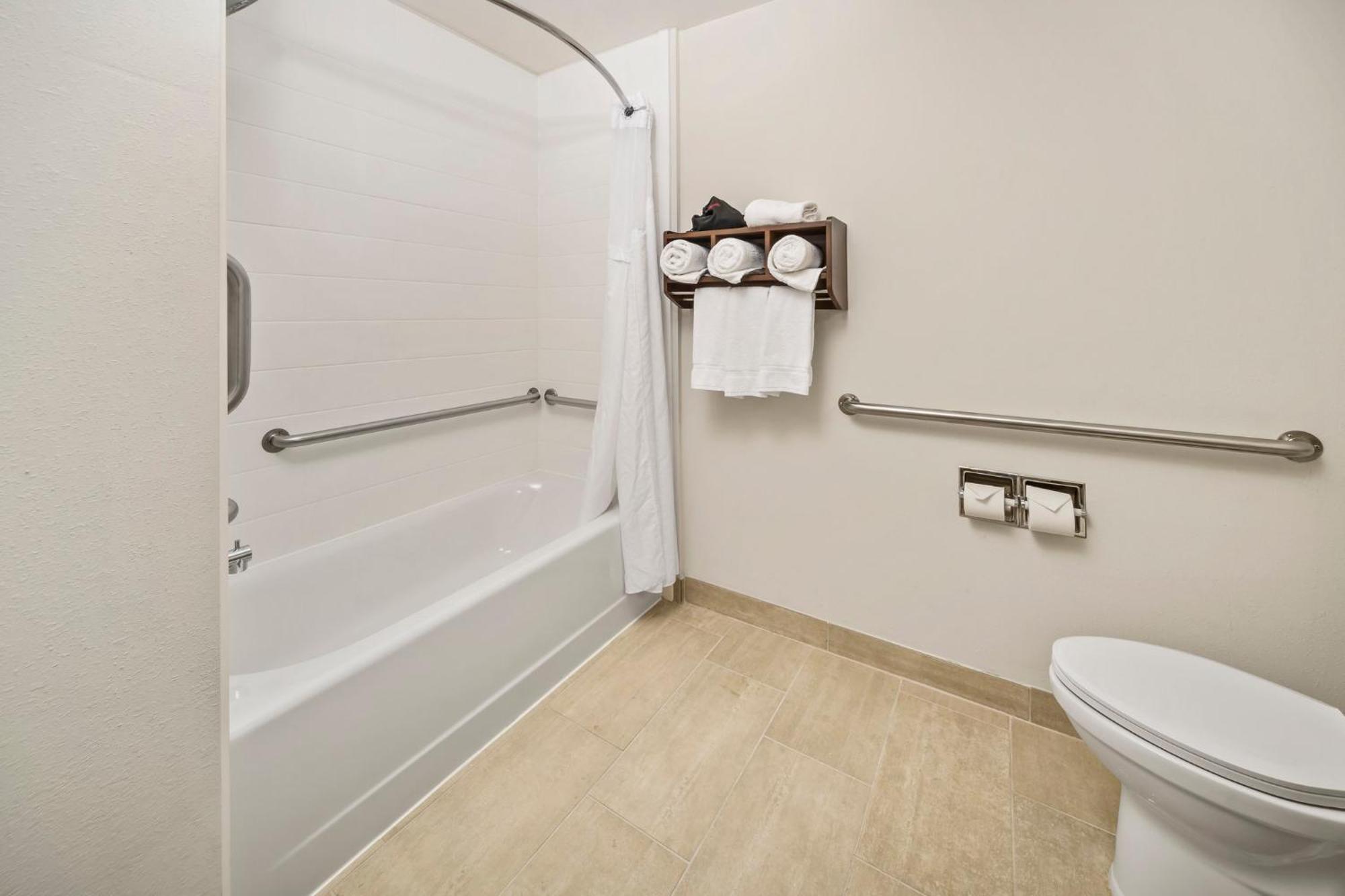 Holiday Inn Express Chicago Northwest-Vernon Hills By Ihg מראה חיצוני תמונה