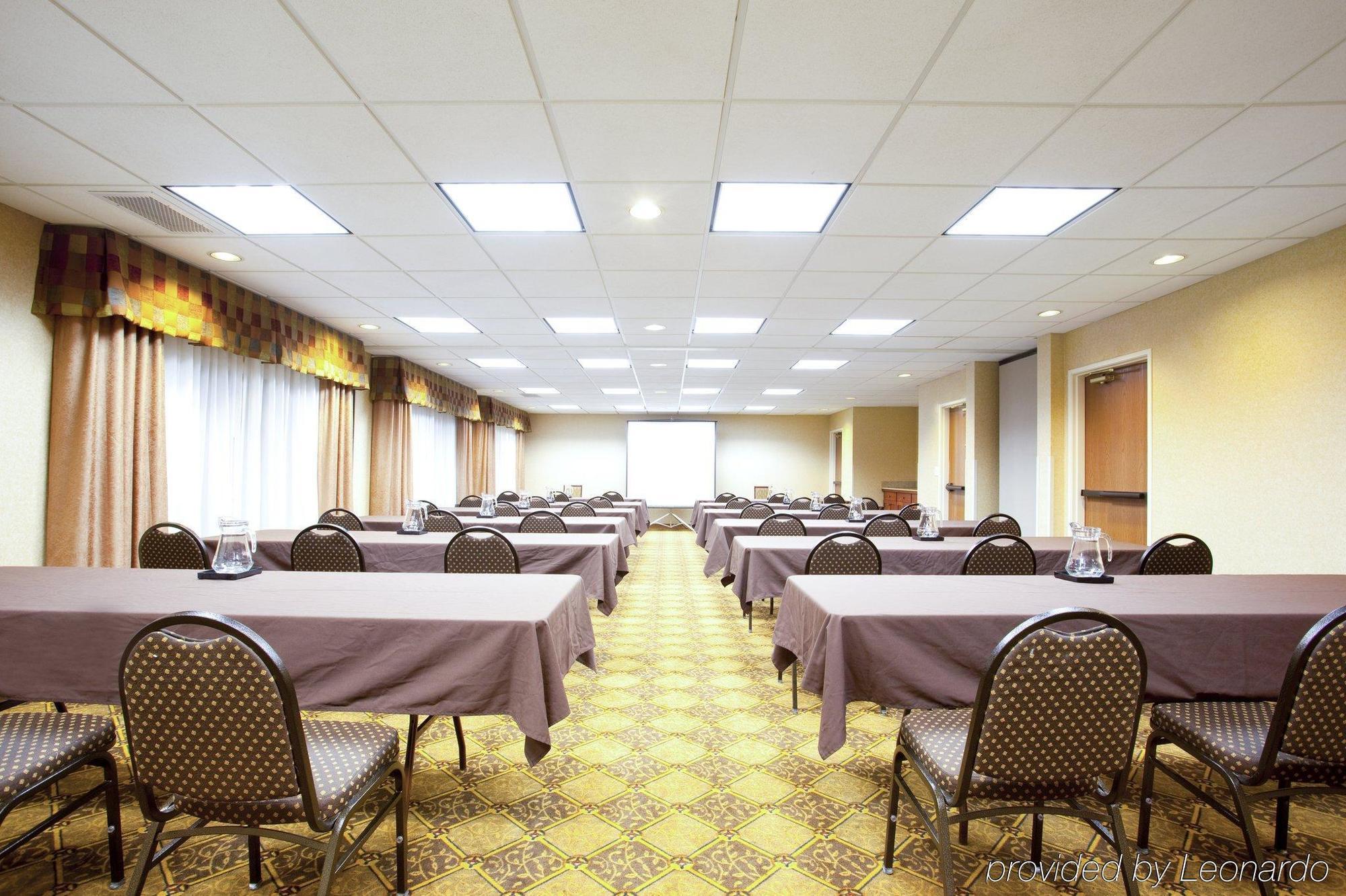 Holiday Inn Express Chicago Northwest-Vernon Hills By Ihg מתקנים תמונה