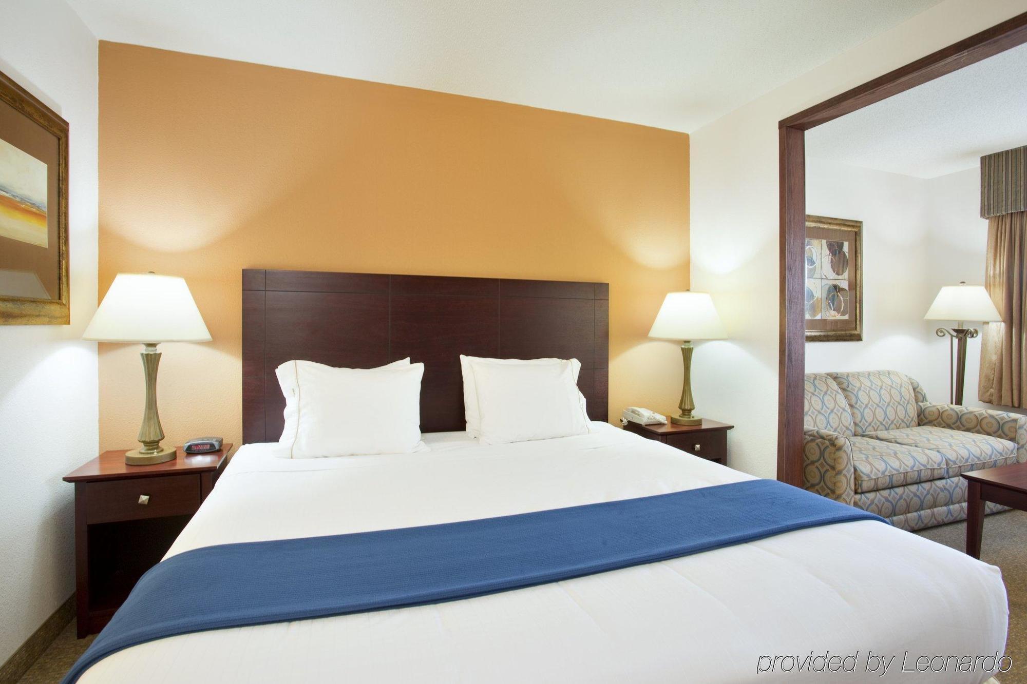 Holiday Inn Express Chicago Northwest-Vernon Hills By Ihg חדר תמונה