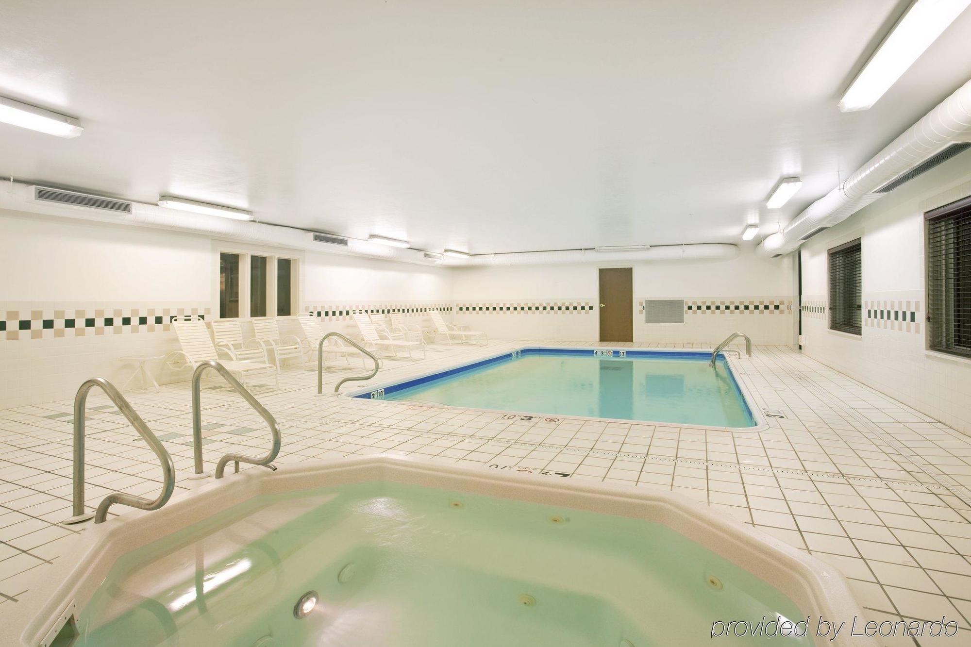 Holiday Inn Express Chicago Northwest-Vernon Hills By Ihg מראה חיצוני תמונה