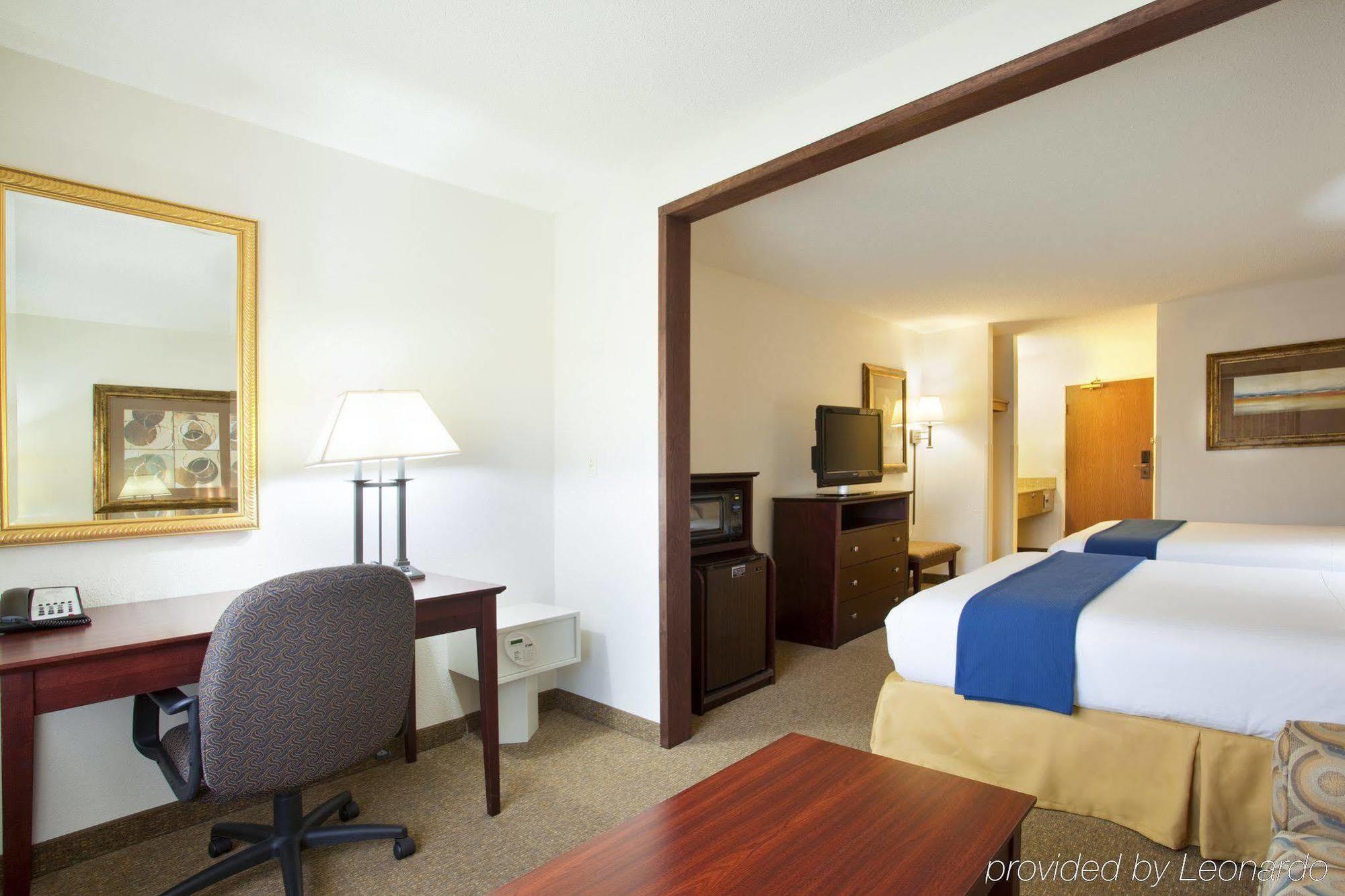 Holiday Inn Express Chicago Northwest-Vernon Hills By Ihg חדר תמונה