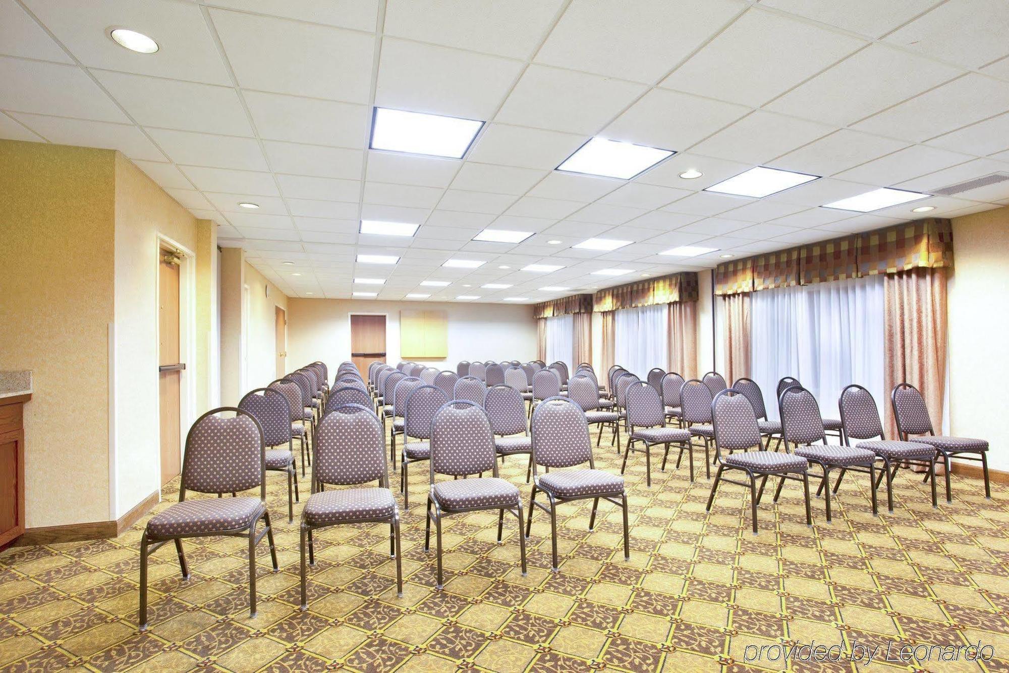 Holiday Inn Express Chicago Northwest-Vernon Hills By Ihg מראה חיצוני תמונה