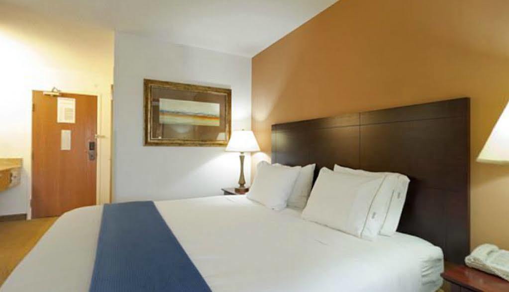 Holiday Inn Express Chicago Northwest-Vernon Hills By Ihg מראה חיצוני תמונה