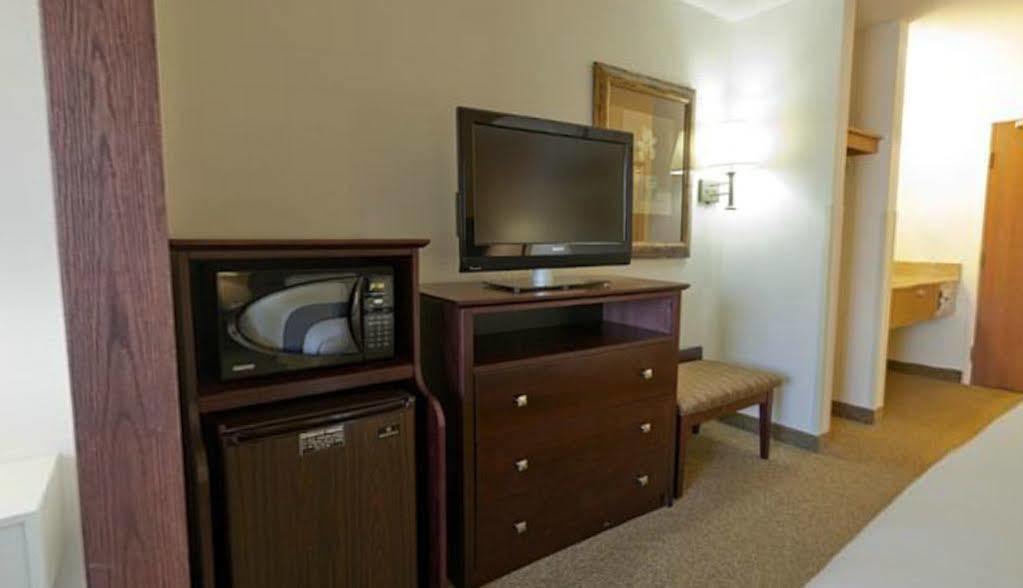 Holiday Inn Express Chicago Northwest-Vernon Hills By Ihg מראה חיצוני תמונה