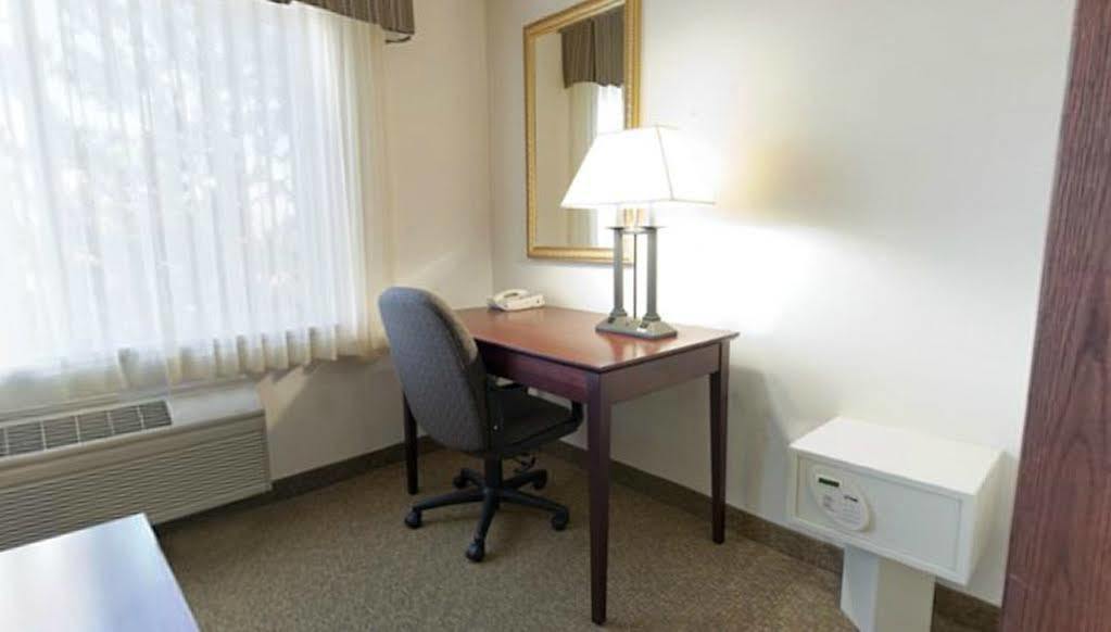 Holiday Inn Express Chicago Northwest-Vernon Hills By Ihg מראה חיצוני תמונה